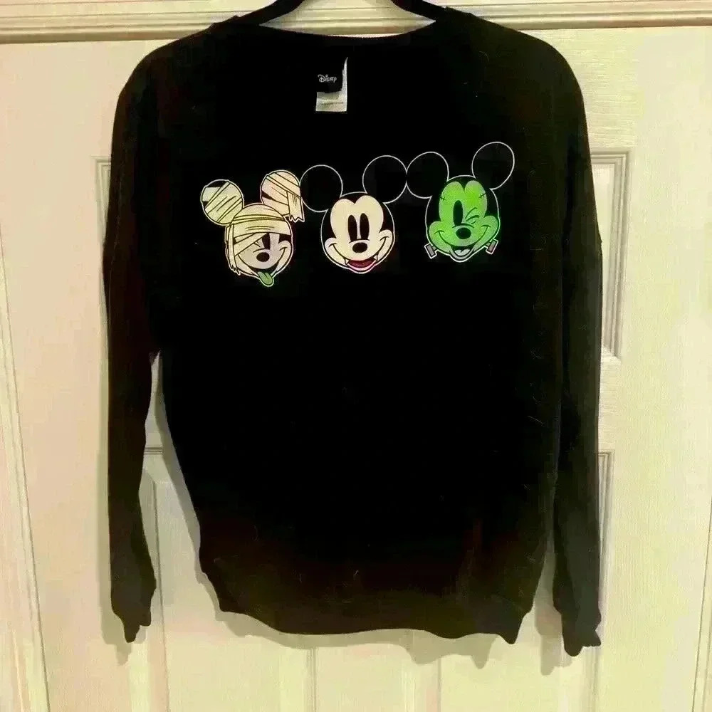 Black crewneck Halloween Sweatshirt - Size Large (Runs Very Small)